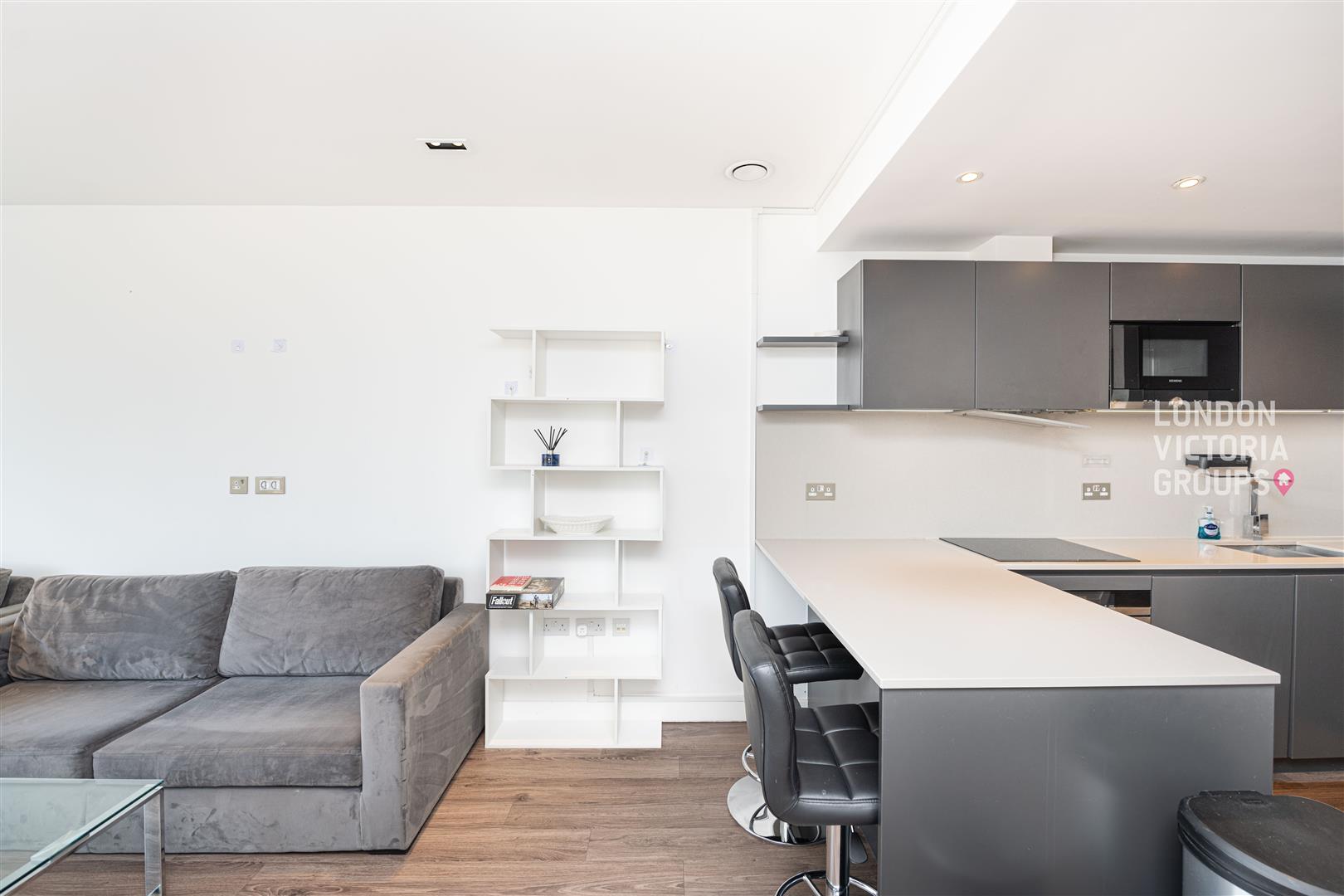2 bed property in Cashmere House, 37 Leman Street, London